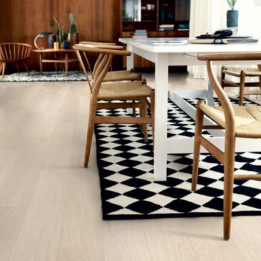 Bilde av en stue med Pergo Visby Modern Danish Oak på gulvet