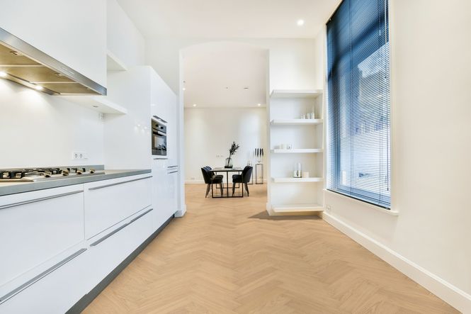 Hovedbilde Herdet Tregulv Fiskeben Parky Swing - Ivory Oak Premium