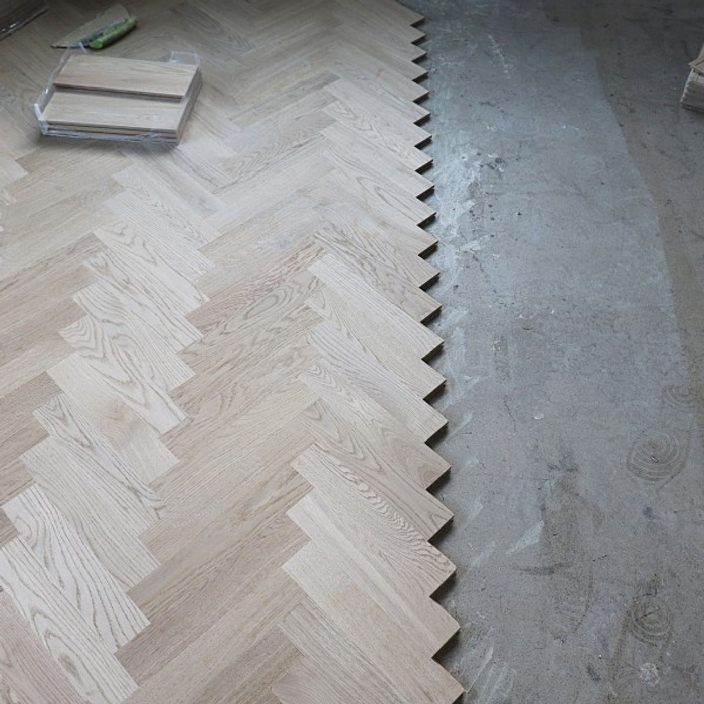 Heltre Eik Fiskebensgulv 16x70x350 mm